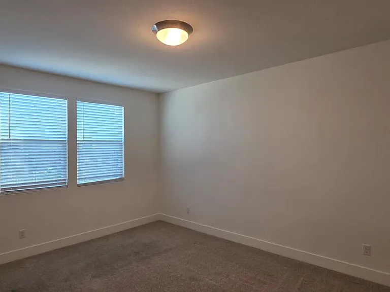 816 Loon St — Photo 18