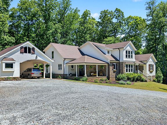4th image of 977 Windy Ridge Rd