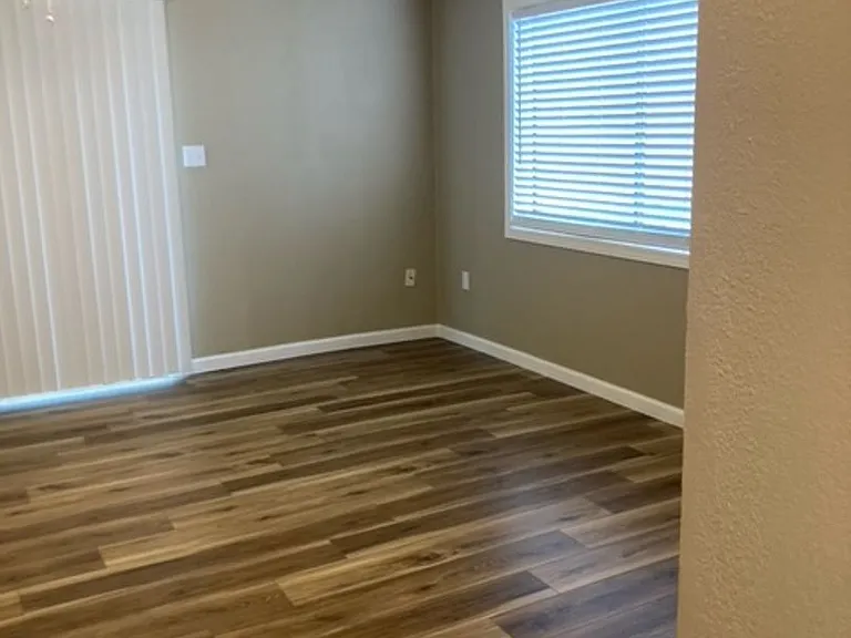Churchill Village Apartments — Photo 16