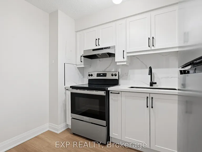 975 Warwick Ct #1005 — Photo 10