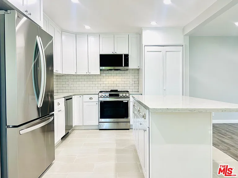 624 N Toluca Park Dr #E — Photo 10