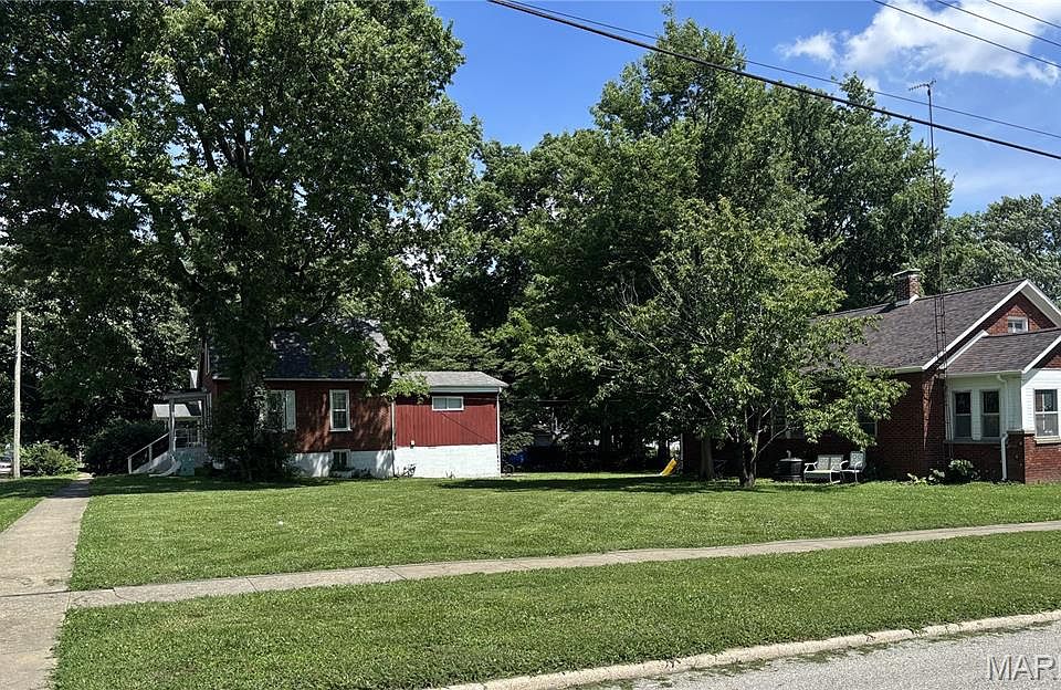 1st image of 224 N Locust St