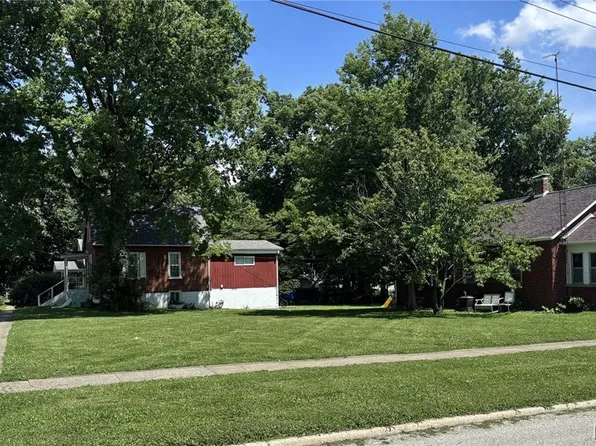 224 N Locust St, Greenville, IL 62246