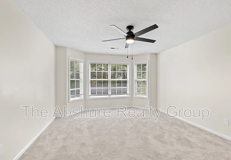 4224 Lake Woodard Dr — Photo 20