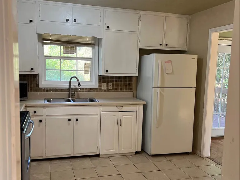 600 Navarre Dr — Photo 4