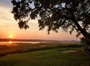 1040 Fort Sumter Dr, Charleston, SC 29412