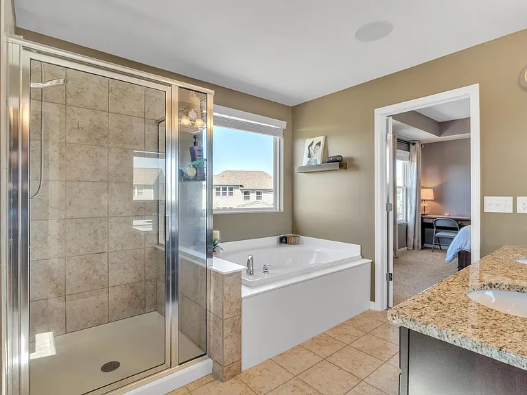 15745 Diamante Dr — Photo 38