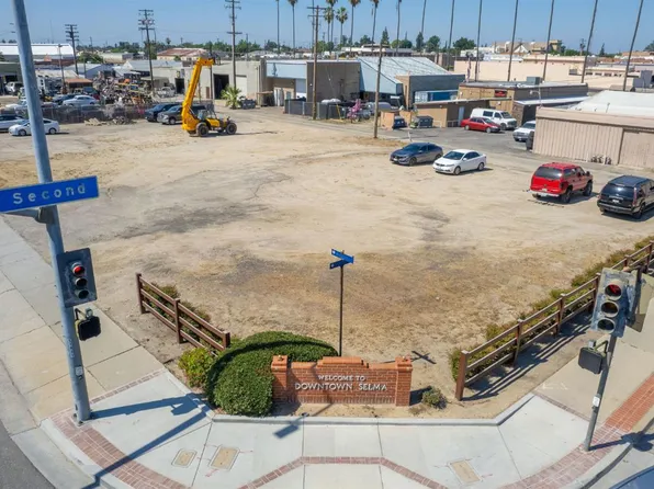 1906 Whitson St, Selma, CA 93662