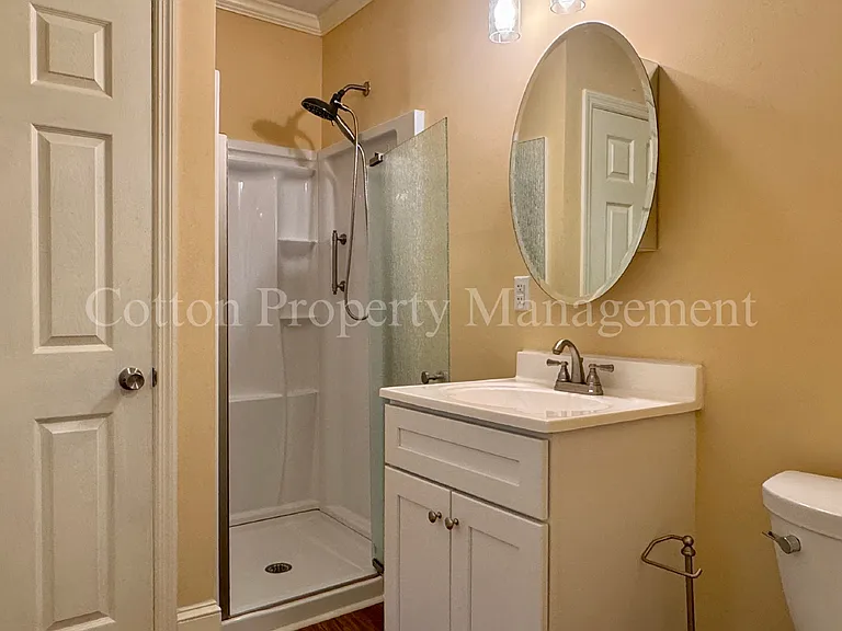 315 S 15th St — Photo 18