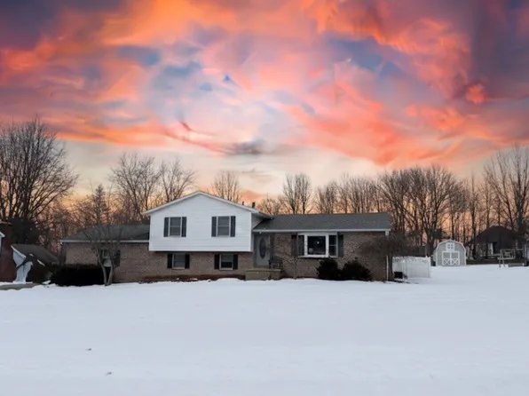 9 Willow Way, Canfield, OH 44406