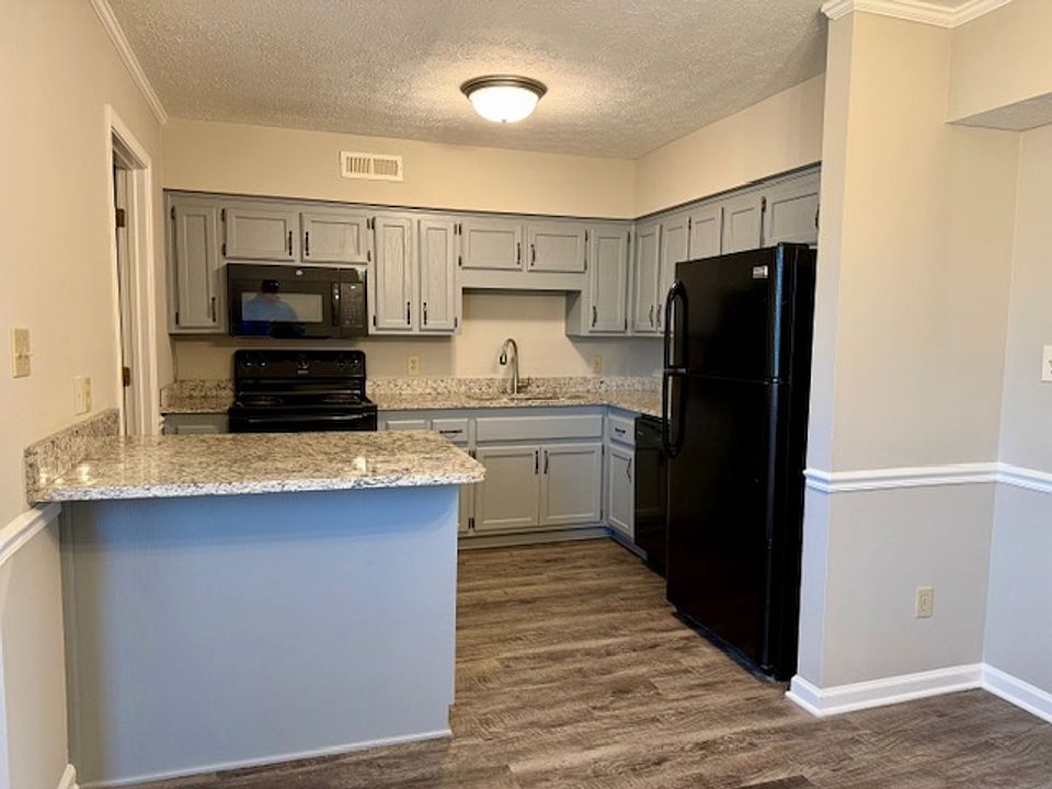 2nd image of 1305 Sun Way APT A