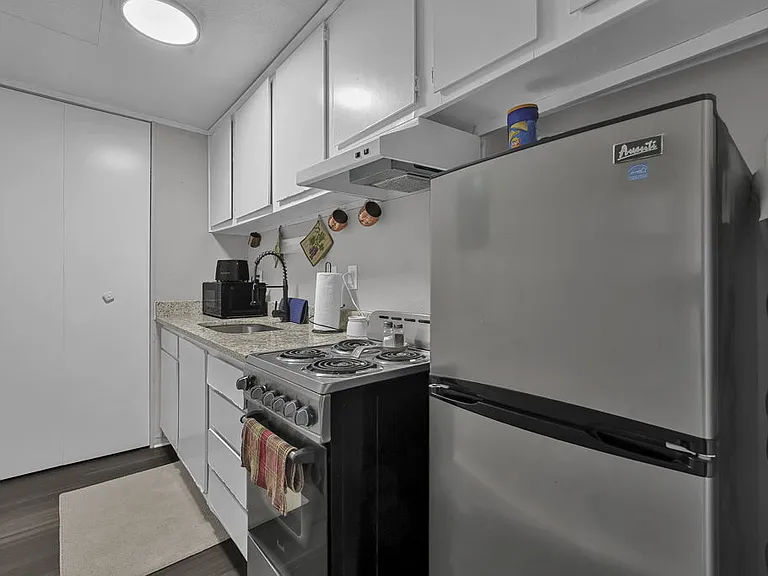 Woodgate Apartments — Photo 11