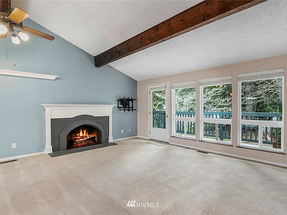 3rd image of 735 NE Pinecrest Dr