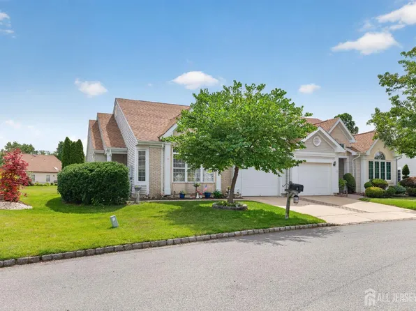 1 Umberland Pl, Monroe Township, NJ 08831