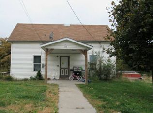 1214 S 8th St, Nebraska City, NE 68410