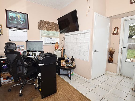 5th image of 3403 Weidner Ave
