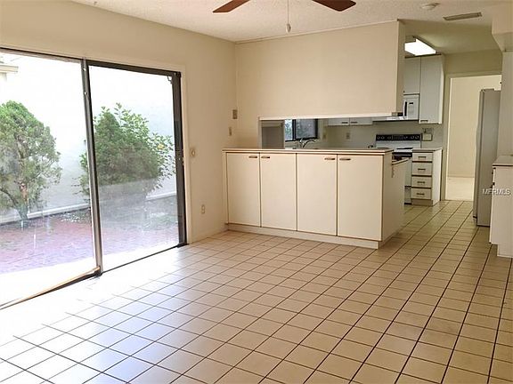 3rd image of 102 Starling Ln