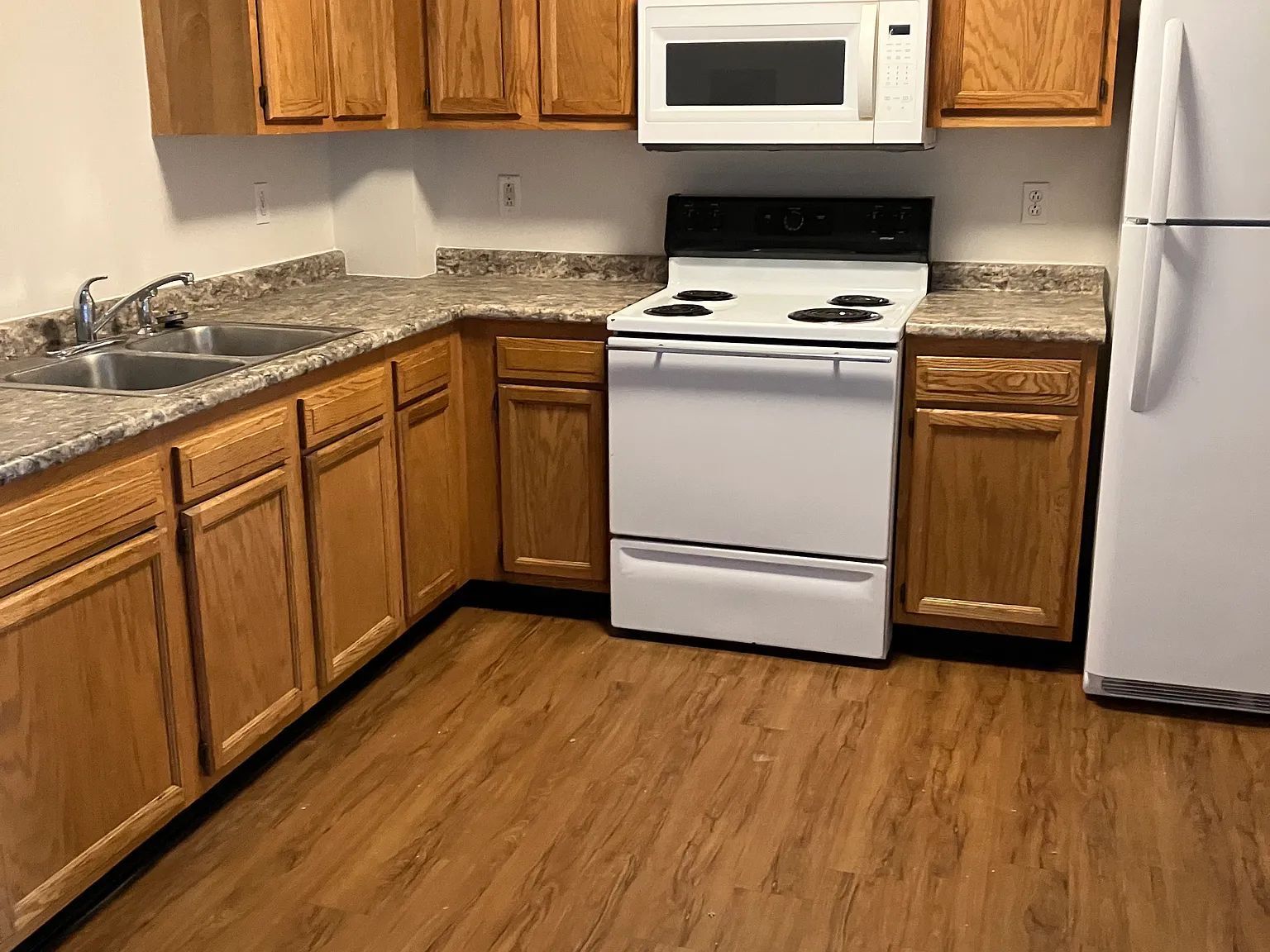 2 bed, $1,795 — Photo 2