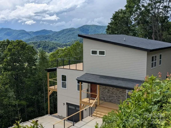 689 Blake Dr, Canton, NC 28716