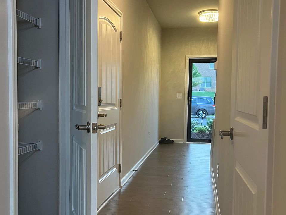 Additional closet to the left