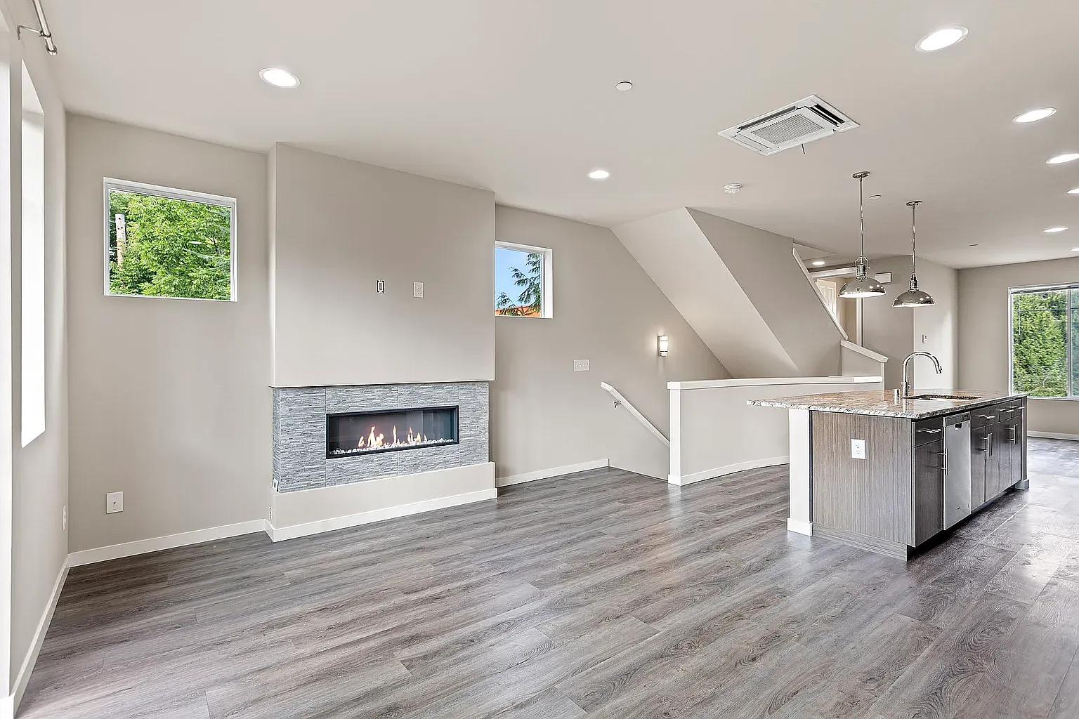 2 bed, 2.5 bath, 1352 sqft, $2,600 — Photo 1