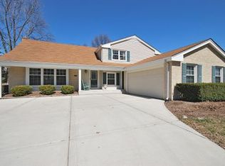 913 Iroquois Ave, Naperville, IL