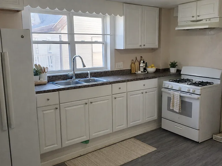 72 Stanton St #2 — Photo 3