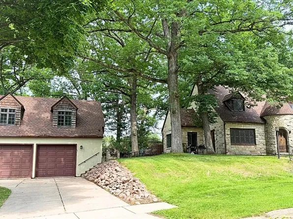 910 Oakwood Blvd, Menomonie, WI 54751