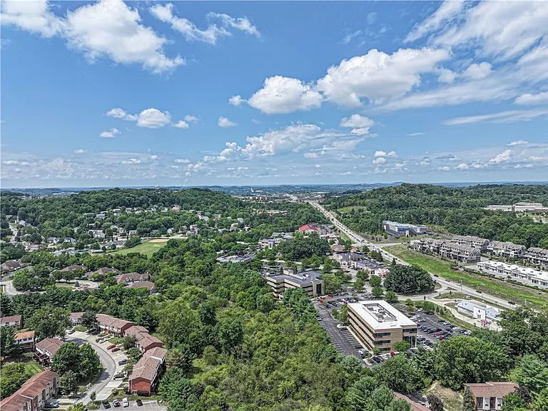 222 Castle Creek Dr — Photo 21