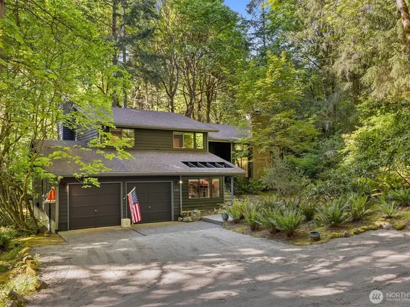 8326 NE Blakely Heights Drive, Bainbridge Island, WA 98110