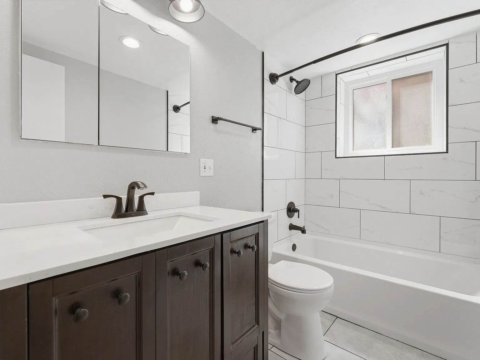 Sunny Updated Apt Close to Parks, Coffee, Breweries, and More — Photo 3