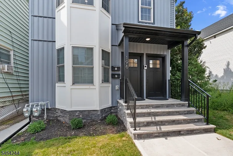 3 bed, 2.0 bath, $3,400 — Photo 1