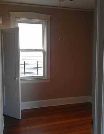 3rd bedroom W/ closet