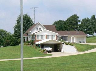 5589 E Vine St, Dubois, IN 47527
