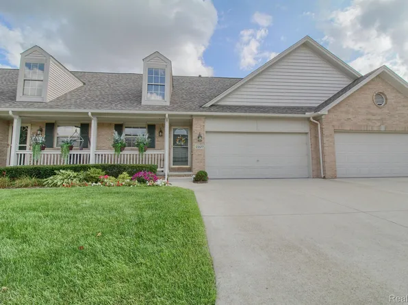 23577 Ashley Dr, Flat Rock, MI 48134
