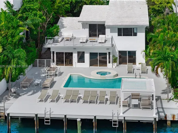 1372 S Venetian Way, Miami Beach, FL 33139