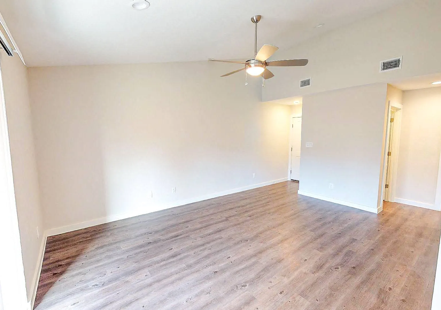 Mosswood Apartments — Photo 3