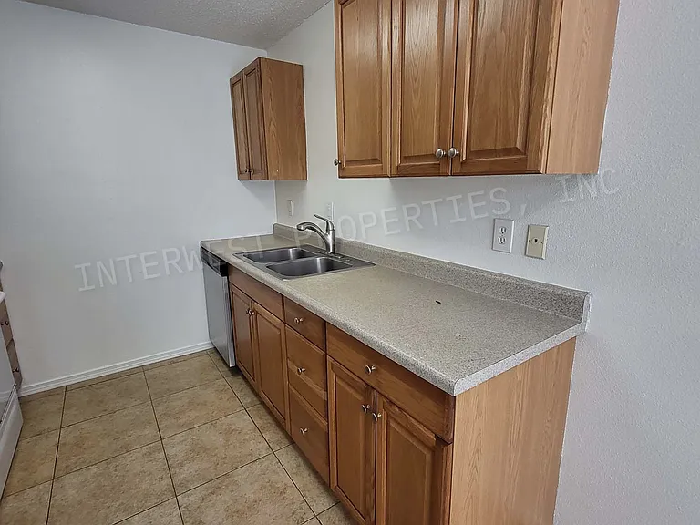 4700 Falls View Ave #4 — Photo 17