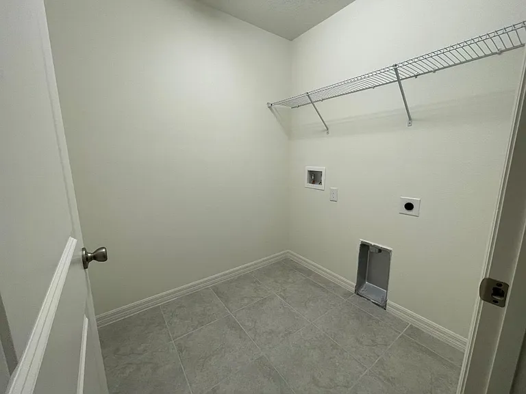 1529 Venice Ln — Photo 9