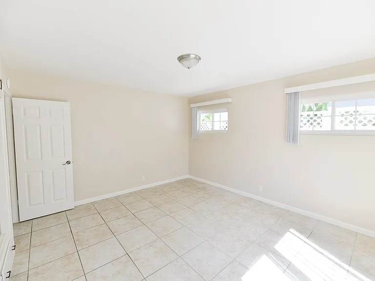 219 W Avenida Palizada — Photo 13