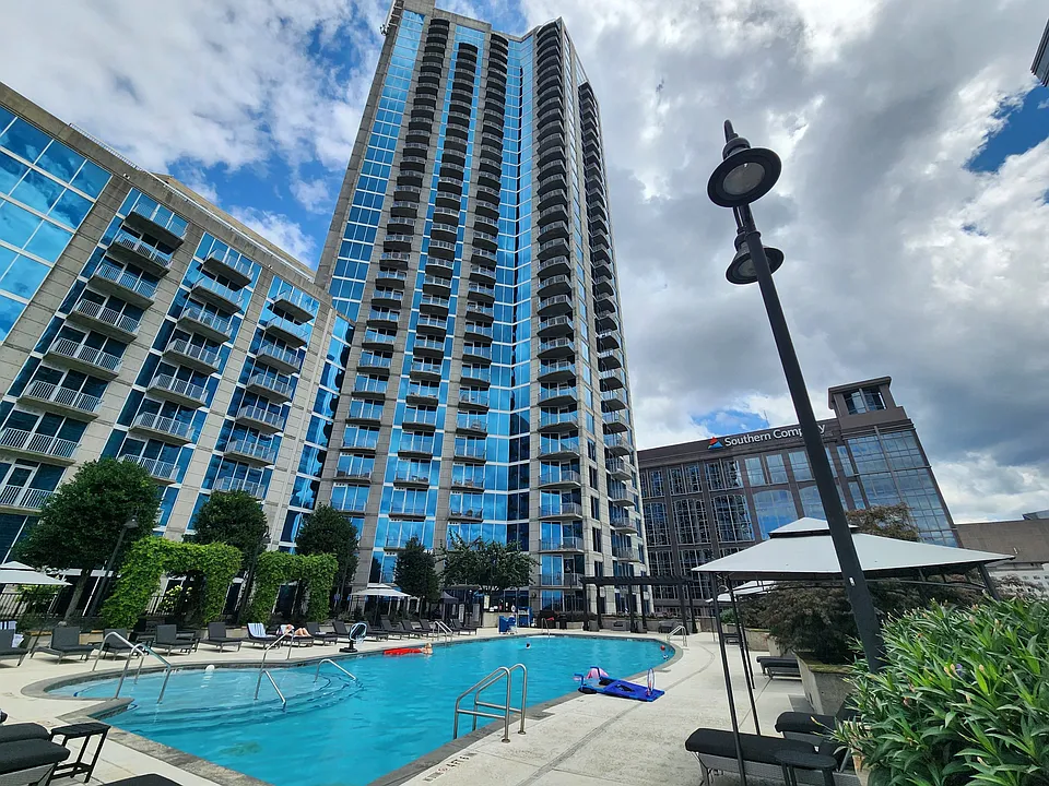 400 W Peachtree St NW