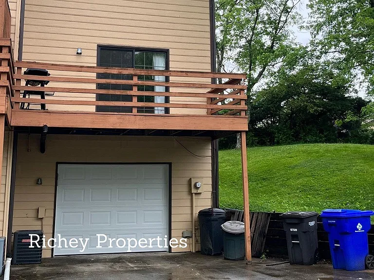 109 Goldenview Ln — Photo 13