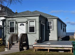 2060 Edgemere Dr, Rochester, NY 14612