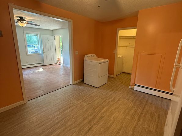 391 School St #3