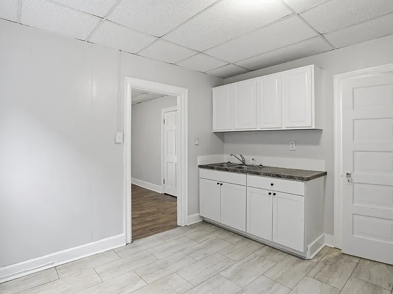 207 N Mulberry St — Photo 25