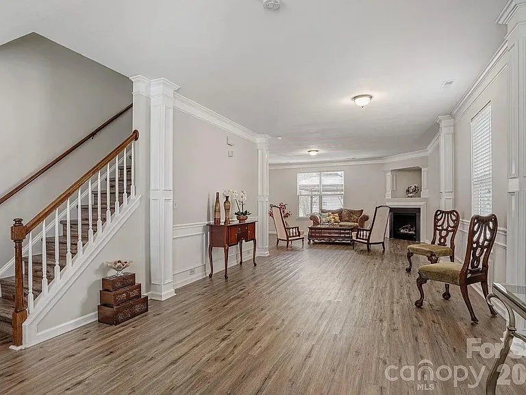 13622 Stringfellow Ln — Photo 6