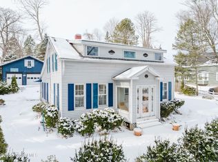 2 Old Niskayuna Rd, Loudonville, NY 12211