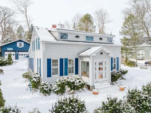 2 Old Niskayuna Road, Loudonville, NY 12211