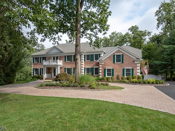 5th image of 12 Oak Hill Dr