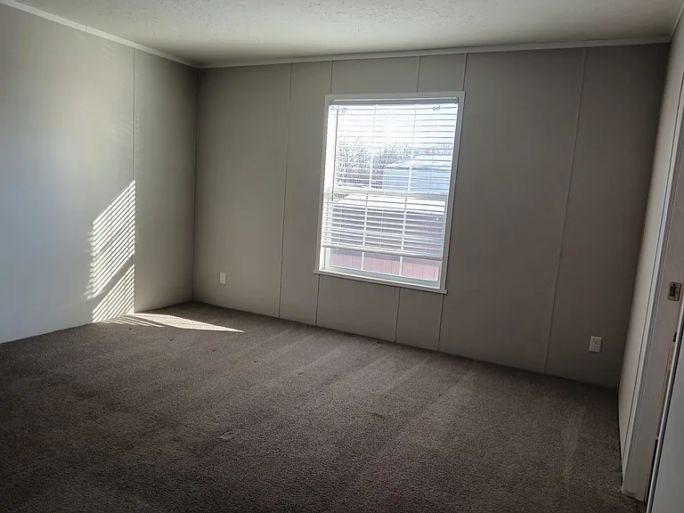 Linden Place — Photo 22